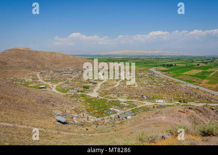 Blick über die alten und neuen Friedhof von Khor Virap, Armenien Stockfoto