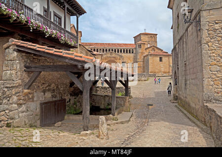 Stiftskirche Santa Juliana, Santillana del Mar, Kantabrien, Spanien; Stockfoto