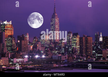 1988 historische EMPIRE STATE BUILDING MANHATTEN HUDSON RIVER IN NEW YORK CITY, USA Stockfoto