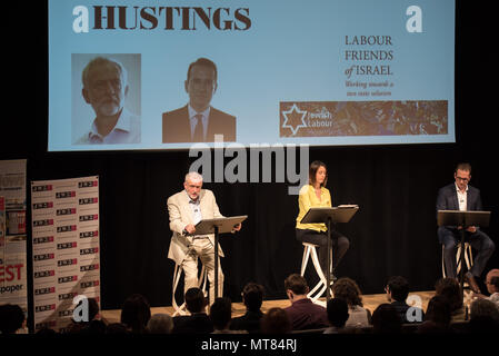 JW 3, 341-351 Finchley Road, London. 18. September 2016. Jeremy Corbyn und Owen Smith nehmen teil an einer Labor Party leadership hustings Veranstaltung in Norden L Stockfoto