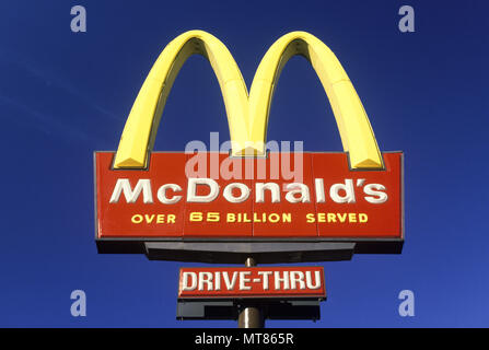 1988 historische MCDONALD'S DRIVE THRU ZEICHEN Stockfoto