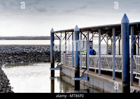 Der Bootssteg auf dem Festland für die Fähren ankommen und abfliegen zu Russell Island, Lamm, Insel, Insel und Insel Coochimudlo Karragarra Stockfoto