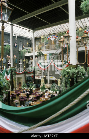 1990 historische Cafés POWERSCOURT Centre DUBLIN IRLAND Stockfoto