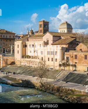 Einen sonnigen Nachmittag auf der Tiberinsel in Rom, Italien. Stockfoto