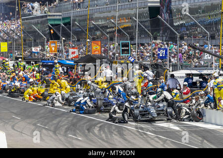 Mai 27, 2018 - Indianapolis, Indiana, Vereinigte Staaten von Amerika - Ed CARPENTER (20) der Vereinigten Staaten bringt sein Auto unten Grubestraße für Service während der 500 Meilen von Indianapolis Indianapolis Motor Speedway in Indianapolis, Indiana. (Bild: © Walter G Arce Sr Asp Inc/ASP über ZUMA Draht) Stockfoto