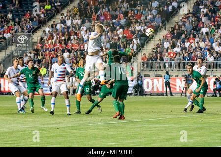 Chester, USA. 28. Mai 2018. Keaton Parks gewinnt einen Kopf von einem eckball Credit: Don Mennig/Alamy leben Nachrichten Stockfoto