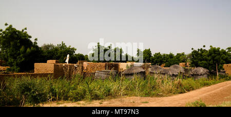 Panoramablick auf Bkonni Dorf Hausa Menschen 29 septrmber 2017 Tahoua, Niger Stockfoto