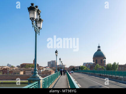 Pont Saint-Pierre (St Pierre Brücke) über den Fluss Garonne suchen in Richtung Stadtzentrum, Toulouse, Languedoc, Frankreich Stockfoto