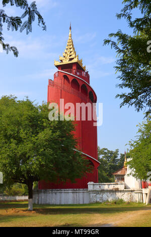 Turm von Royal Palace in Mandalay Stockfoto