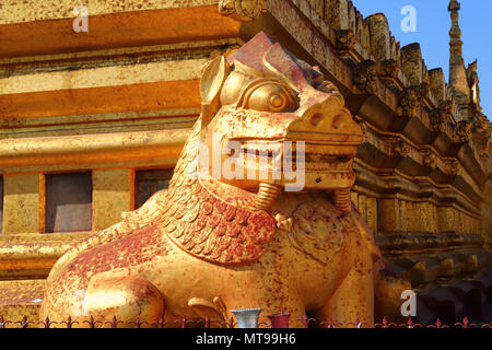 Goldener Löwe in der Shwezigon Pagode Bagan Stockfoto