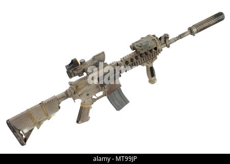 M4 mit Suppressordiode - Special forces Gewehr auf weißem Hintergrund Stockfoto