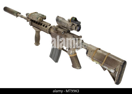 M4 mit Suppressordiode - Special forces Gewehr auf weißem Hintergrund Stockfoto