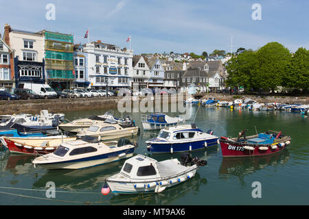 Dartmouth Devon Hafen mit Yachten in wunderschönen englischen Wetter im Frühling Stockfoto