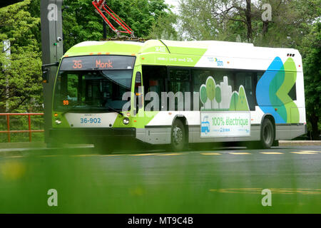 Montreal, Kanada, 27. Mai, 2018.100% Electric Bus an der Ladestation. Credit: Mario Beauregard/Alamy leben Nachrichten Stockfoto