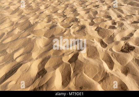 Die Beschaffenheit des weißen Sand dune Wüste in Mui Ne, Vietnam Stockfoto