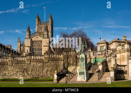 Parade Gärten mit Bath Abbey im Hintergrund, Badewanne, Somerset, Großbritannien Stockfoto