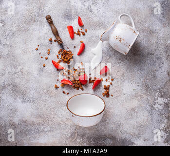 Müsli und Erdbeere, gesundes Frühstück Stockfoto