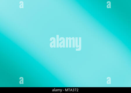 Unscharfer Hintergrund der blauen Farbe. Diagonale Verdunkelung links und rechts. Stockfoto