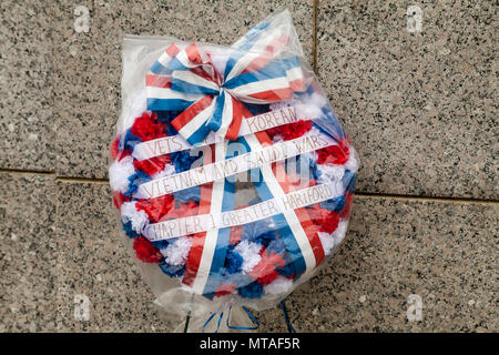 Memorial Day Blumenkranz am Washington Monument, Washington DC, USA Stockfoto