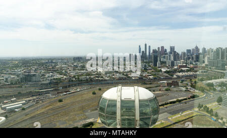Melbourne Stern - größte Südliche Hemisphäre Riesenrad, herrliche Aussicht über Melbourne, auf die Bucht und die Berge. Stockfoto