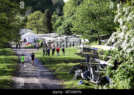 Die Shrewsbury Regatta im Mai 2018. Verschiedene Aspekte dieser jährlichen Veranstaltung, die von Boot Besatzungen, Boot Häuser und unabhängigen Schulen teilnehmen. Stockfoto