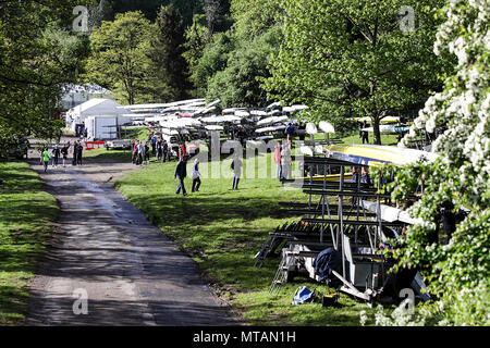 Die Shrewsbury Regatta im Mai 2018. Verschiedene Aspekte dieser jährlichen Veranstaltung, die von Boot Besatzungen, Boot Häuser und unabhängigen Schulen teilnehmen. Stockfoto