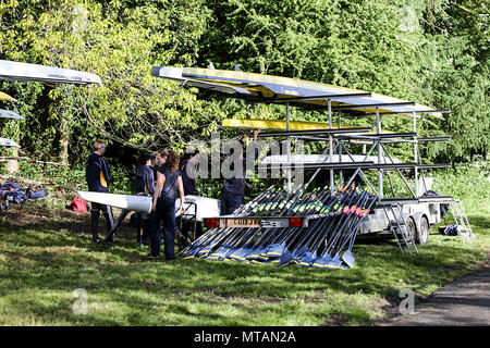 Die Shrewsbury Regatta im Mai 2018. Verschiedene Aspekte dieser jährlichen Veranstaltung, die von Boot Besatzungen, Boot Häuser und unabhängigen Schulen teilnehmen. Stockfoto