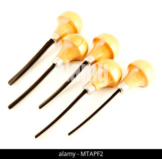 Werkzeuge für die Holzbearbeitung. Schreinerei Meißel. Tools für das Schnitzen von Weiß isoliert Stockfoto