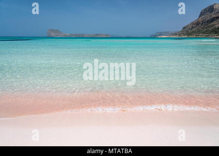 Rosa Sand auf Balos Beach und Gramvousa Insel in der Nähe von Kissamos auf Kreta, Griechenland Stockfoto