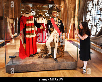 Eine volle Größe Bildnis von Viscount Horatio Nelson in der Vorschau für die Öffnung der Queen's Diamond Jubilee Galerien am Westminster Abbey, London. Stockfoto