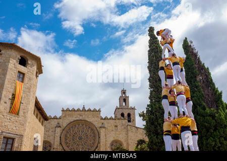 Castellers-katalanischen menschlichen Türme in Placa Octavia, Sant Cugat del Valles, Barcelona, Katalonien. Stockfoto