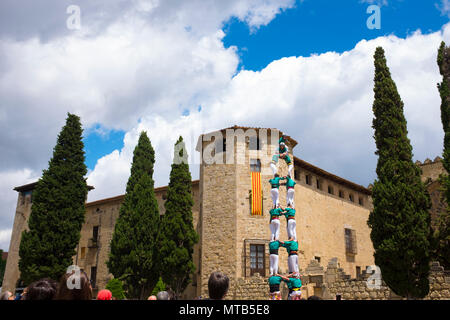 Castellers-katalanischen menschlichen Türme in Placa Octavia, Sant Cugat del Valles, Barcelona, Katalonien. Stockfoto