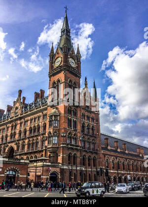 LONDON, UK, 4. MÄRZ 2017: Blick auf London St Pancras International Railway Station, der Heimat der Eurostar in London, England, Großbritannien Stockfoto