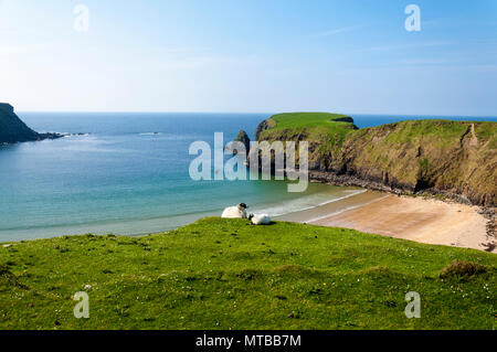 Malin Beg eine kleine Gaeltacht Dorfes, County Donegal, Irland. Es ist berühmt für seine Silver Strand Strand Stockfoto