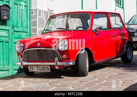 1971 rot Mini 1000 Oldtimer restauriert, in Vilaflor, Kanarische Inseln, Spanien geparkt, Stockfoto