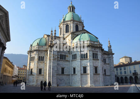 Piazza Giuseppe Verdi, Como Dom (Kathedrale Santa Maria Assunta; Duomo di Como) die Stadt Como, Comer See, Lombardei, Italien, Januar 2018 Stockfoto