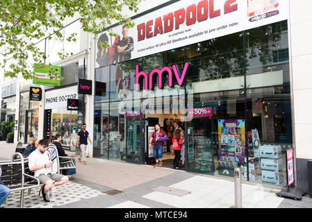 Cardiff, Wales, Großbritannien, 27. Mai 2018: HMV Musik und Filme Straßenfront und Eingang. Stockfoto