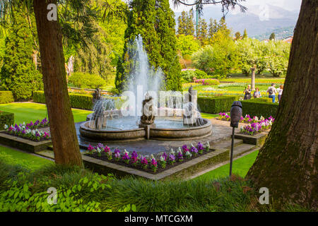 Anzeigen von Putti Brunnen im Botanischen Garten der Villa Taranto in Pallanza, Verbania, Italien.; Stockfoto