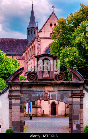 Der Altenberger Dom ist auch Bergischer Dom genannt und ist ein denkmalgeschütztes Kloster Kirche in Deutschland. Stockfoto