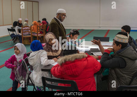 Rom. Bangla Sprache, Schule, Studium des Korans und der Geschichte und Geographie Bangladesch, im Islamischen Kulturzentrum in der Torpignattara dist Stockfoto