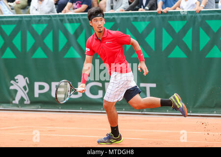 Paris, Frankreich. 29 Mai, 2018. Yuichi Sugita (JPN) Tennis: Yuichi Sugita von Japan während der Männer singles Match der ersten Runde der French Open Tennis Turnier gegen Horacio Zeballos von Argentinien an der Roland Garros in Paris, Frankreich. Quelle: LBA/Alamy leben Nachrichten Stockfoto