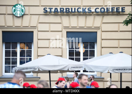 Krakau, Polen. 30 Mai, 2018. Das Starbucks Logo in Krakau gesehen. Die amerikanische Kette Starbucks geschlossen mehr als 8.000 Stores in den USA am 29. Mai nachmittag Rasse zur Verfügung zu stellen - bias Bildung für seine Mitarbeiter. Credit: Omar Marques/SOPA Images/ZUMA Draht/Alamy leben Nachrichten Stockfoto