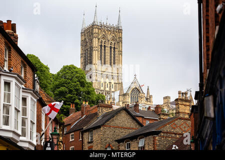 Lincoln Cathedral Tower von der Unterseite des steilen Hügel in Lincoln, East Midlands, Großbritannien am 23. Mai 2018 Stockfoto