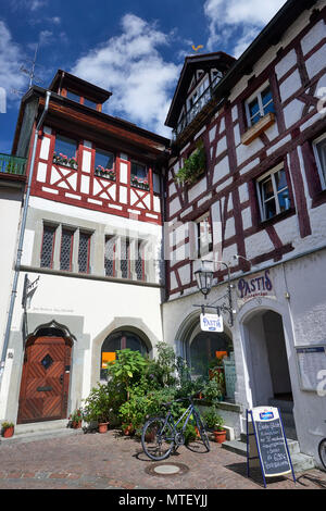 Reich verzierte Holzbau in Konstanz Altstadt (Pastis Restaurant) Stockfoto