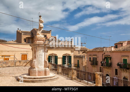 Ruinen der barocken Architektur in der Altstadt von Noto, Sizilien, Italien Stockfoto