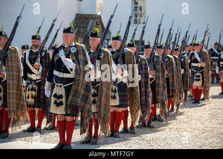 Die Atholl Highlanders auf Parade bei Blair Castle in Perthshire, Schottland. Stockfoto