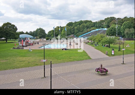 STOCKHOLM, Schweden - 27. AUGUST 2017: eriksdalsbadet Sportzentrum an einem bewölkten Tag am 27. August 2017 in Stockholm, Schweden. Stockfoto