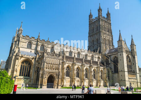 Die Kathedrale der Hl. Petrus und der Heiligen und unteilbaren Dreifaltigkeit, Gloucester UK. Mai 2018 Stockfoto