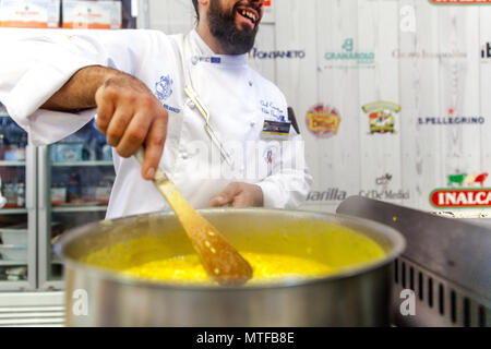 Italienischen Küchenchef Carnaroli Reis. Gastrocanarias Messe 2018. Stockfoto