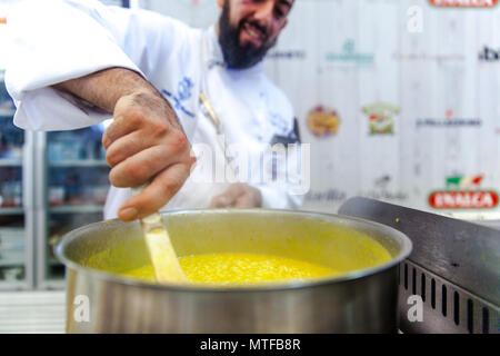 Italienischen Küchenchef Carnaroli Reis. Gastrocanarias Messe 2018. Stockfoto